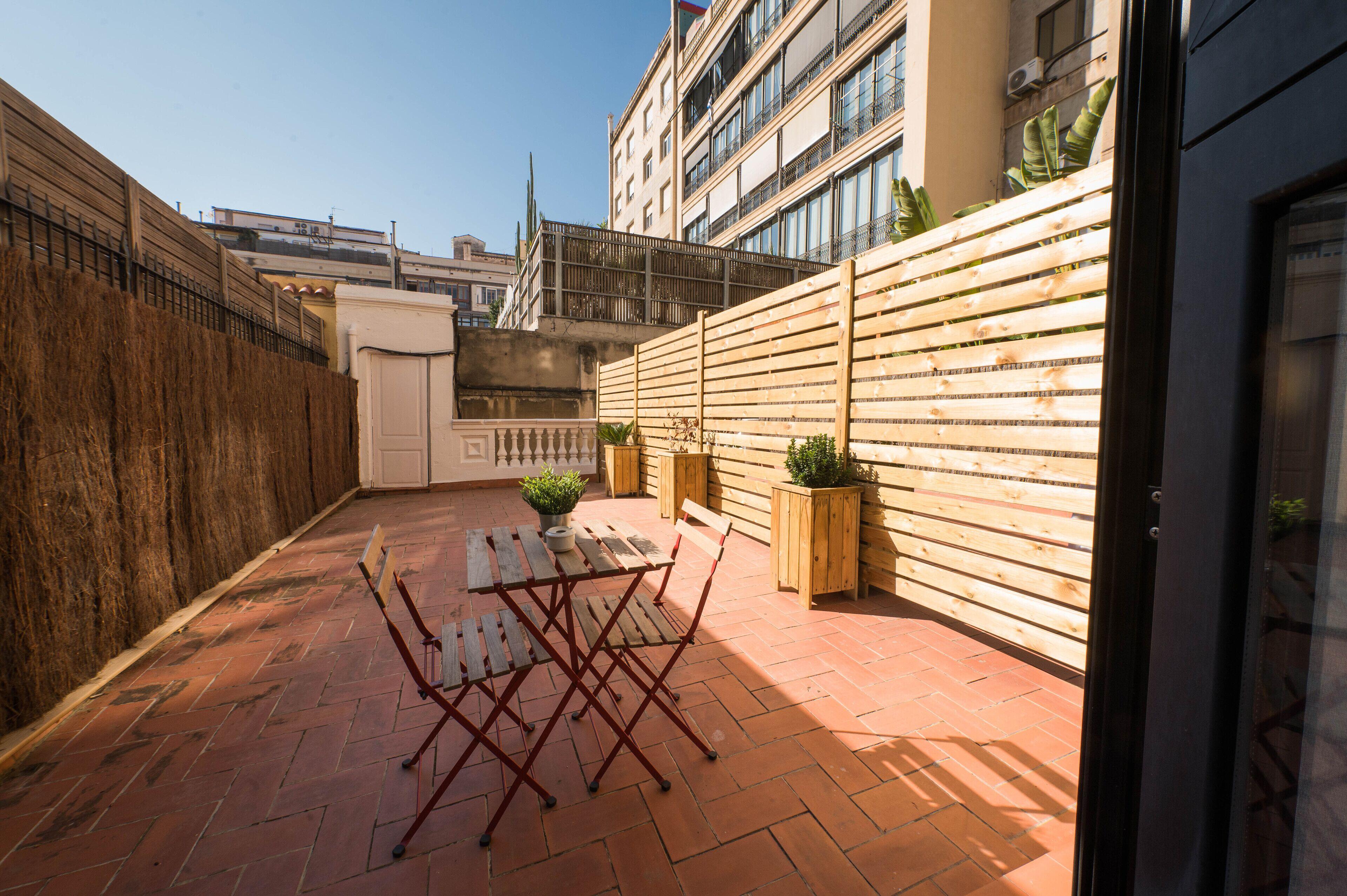 Hostal Live Natura Barcelona (Adults Only) — Foto 1